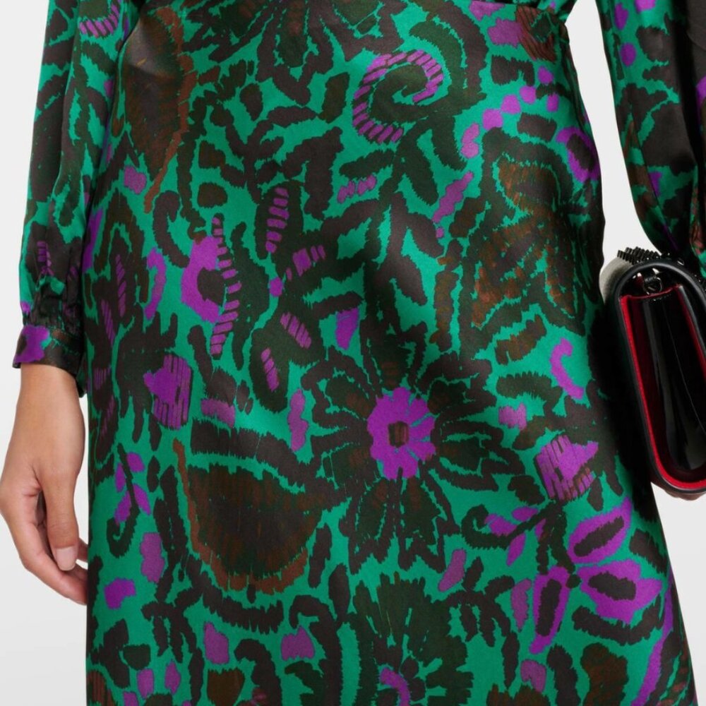 Velvet by Graham & Spencer satin maxi skirt.  Gorgeous jewel tones. Size S. NWT